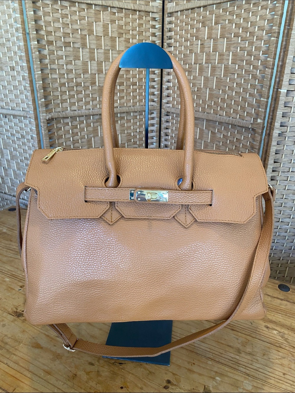 Voemien Structured  Pebbled Leather Satchel Handbag in Tan